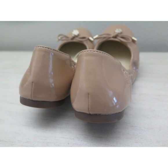 Vince Camuto VP-Eryn Women's Sz 6M Nude Patten Leather Ballet Flats w/Bows - Picture 6 of 8